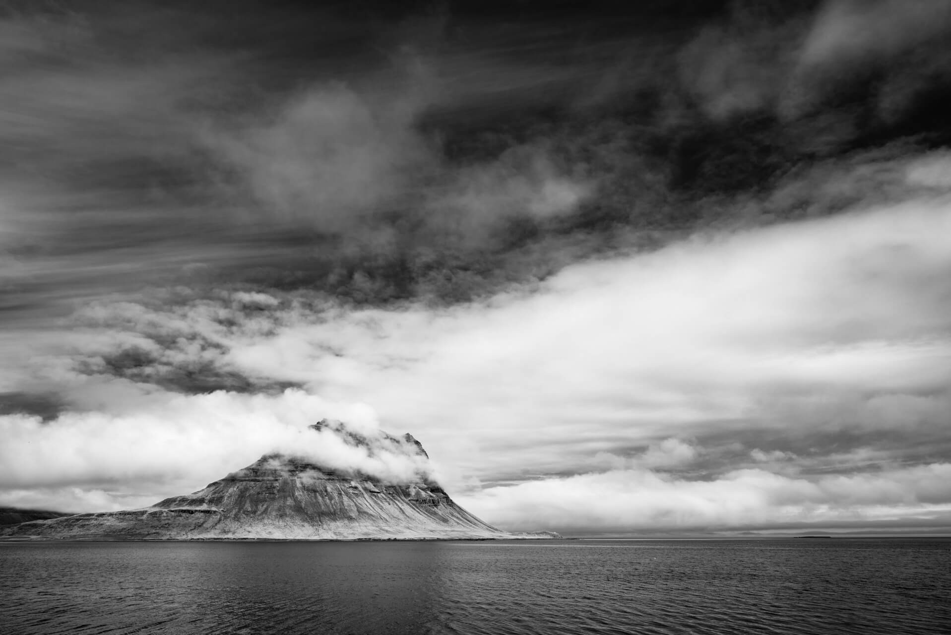 Island monochrom, Kirkjufell; Fotograf Steffen Lohse