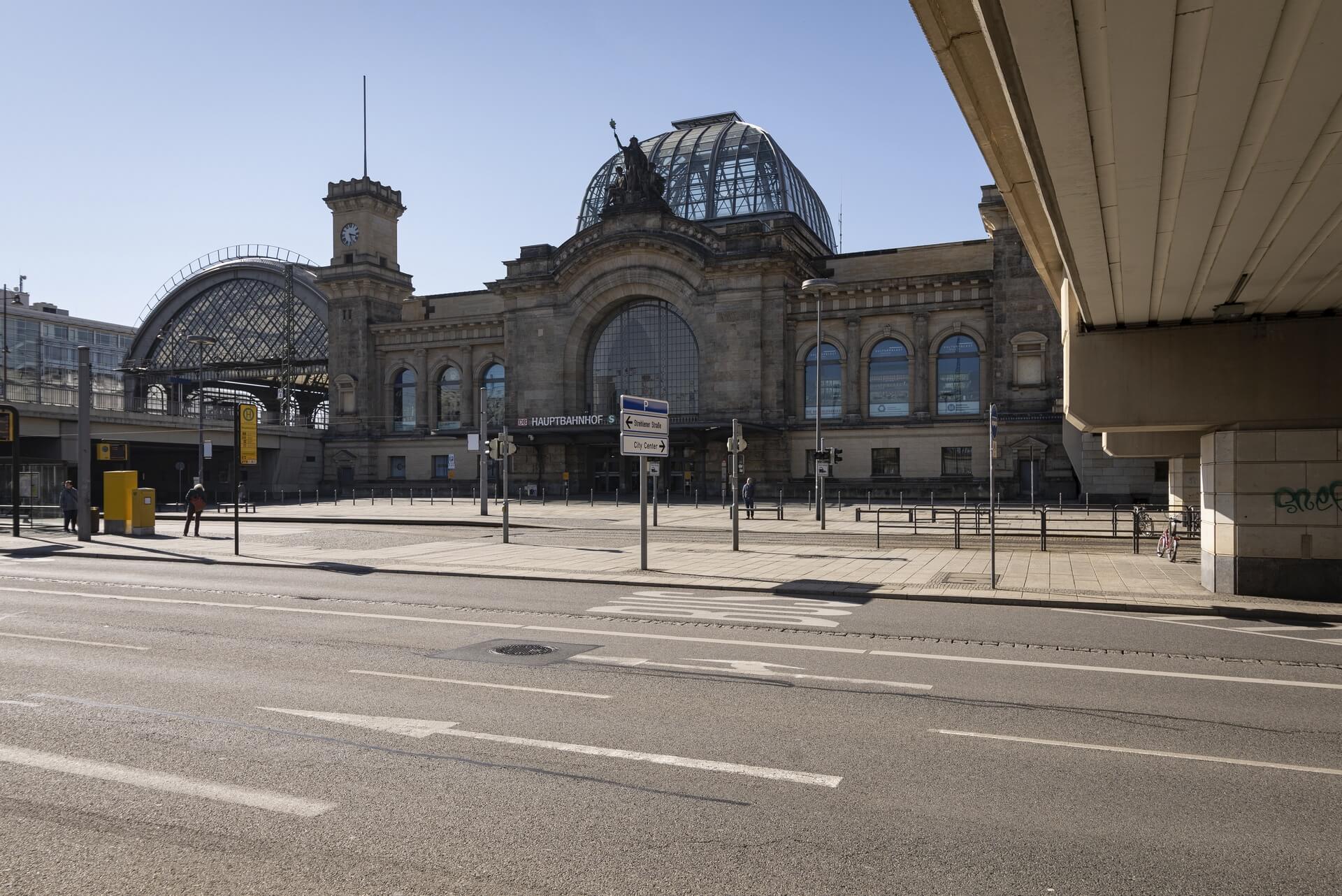 Dresden: Hauptbahnhof, Frühjahr 2020, Eindrücke von der Ausgangsbeschränkung während der COVID-19 Pandemie