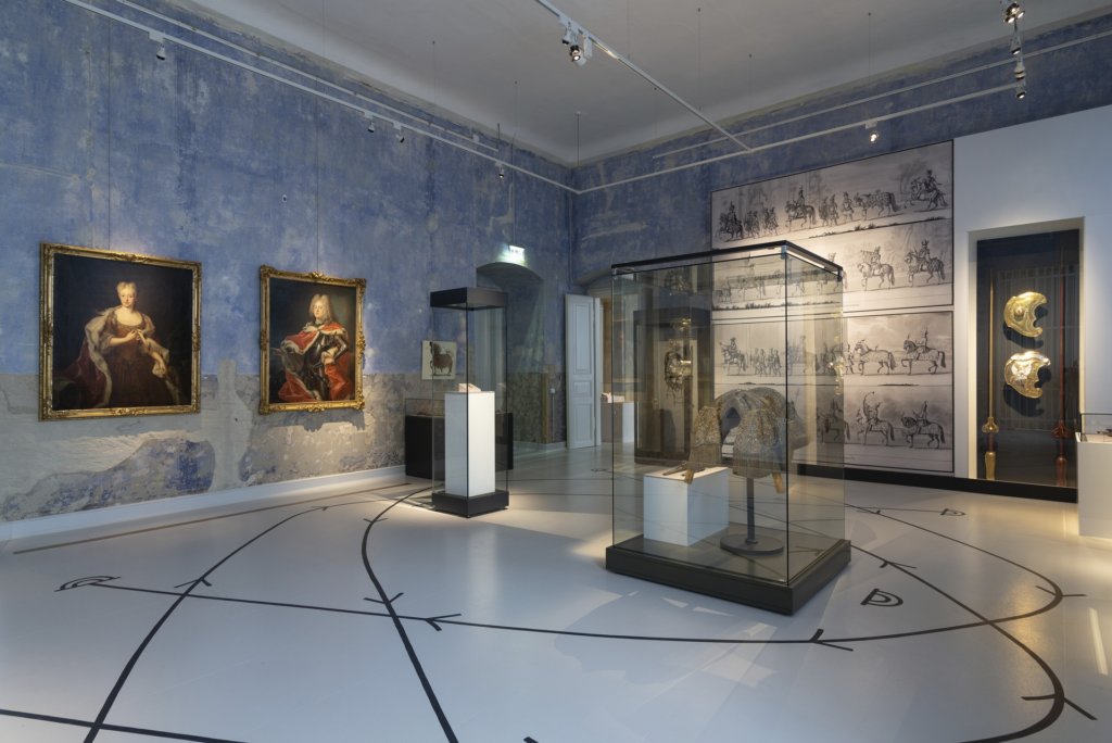 Ausstellung "Friedrich August und Maria Josepha – das verlorene sächsische Rokoko" in Schloss Hubertusburg